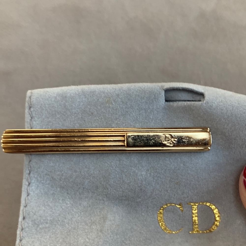 Tie bar